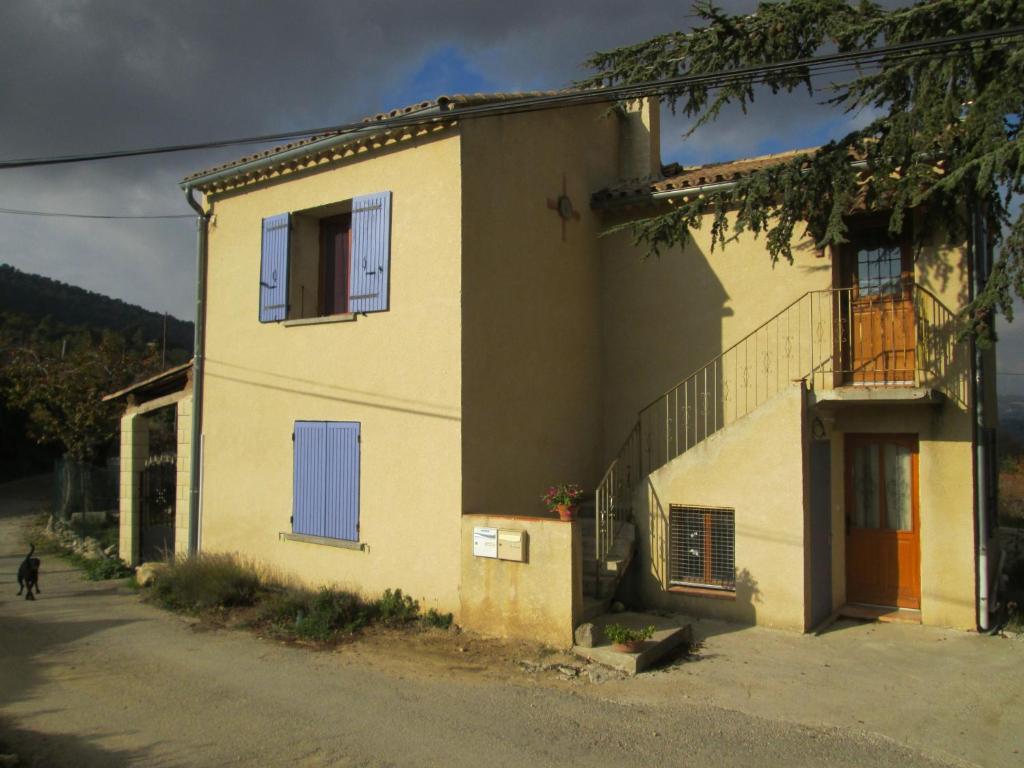 Gites Des Cedres Crestet Exterior foto